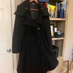 HANDKERCHIEF HEM COAT